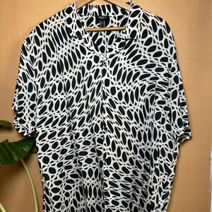 Forever 21 Black and White Casual Button Down Shirt